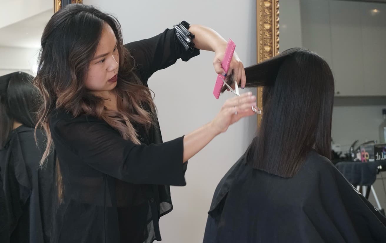 This Hair Colorist Earned 6 Times the Average Stylist Salary With StyleSeat