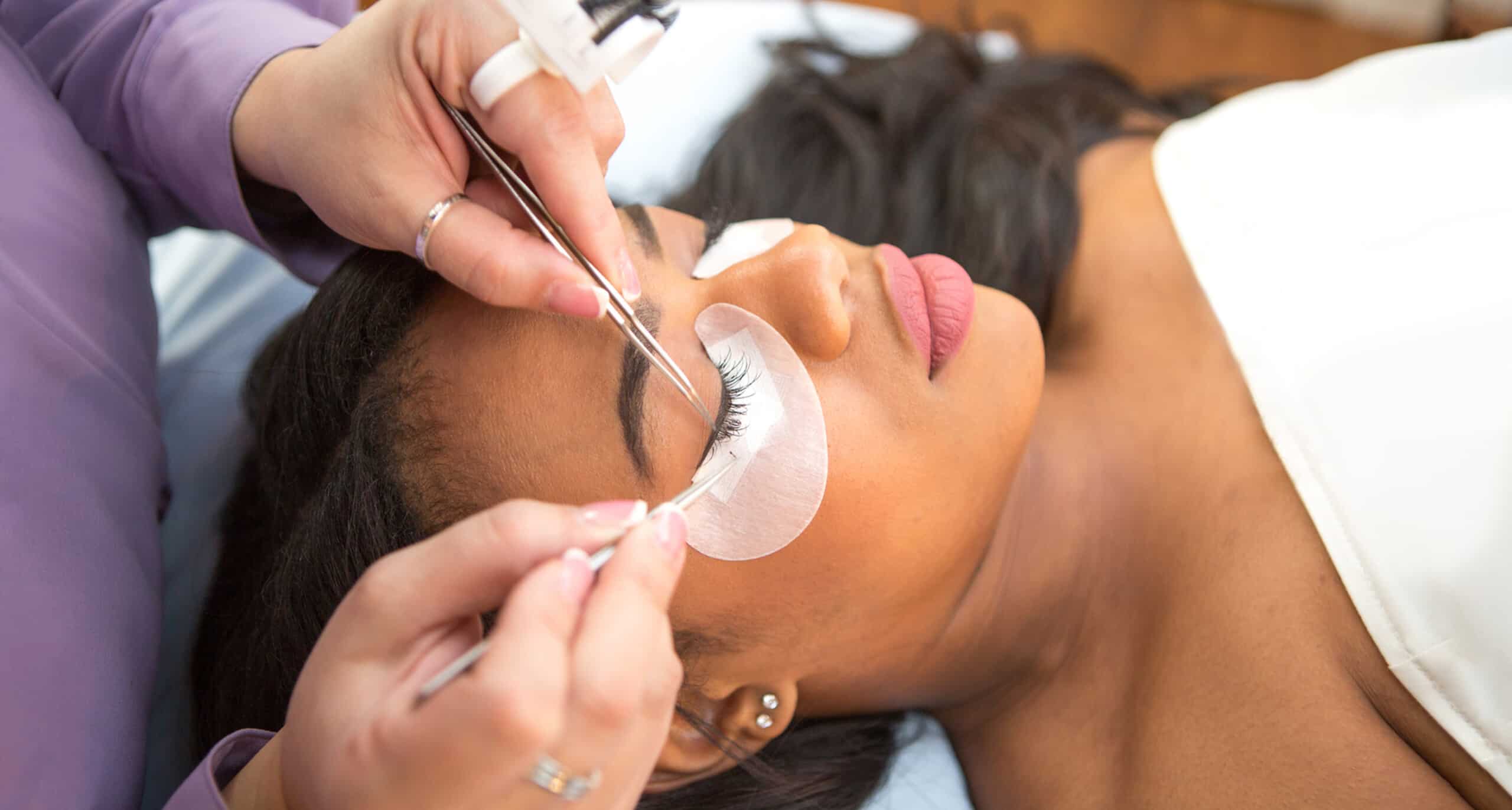 How To Remove Eyelash Extensions at Home in 4 Simple Steps